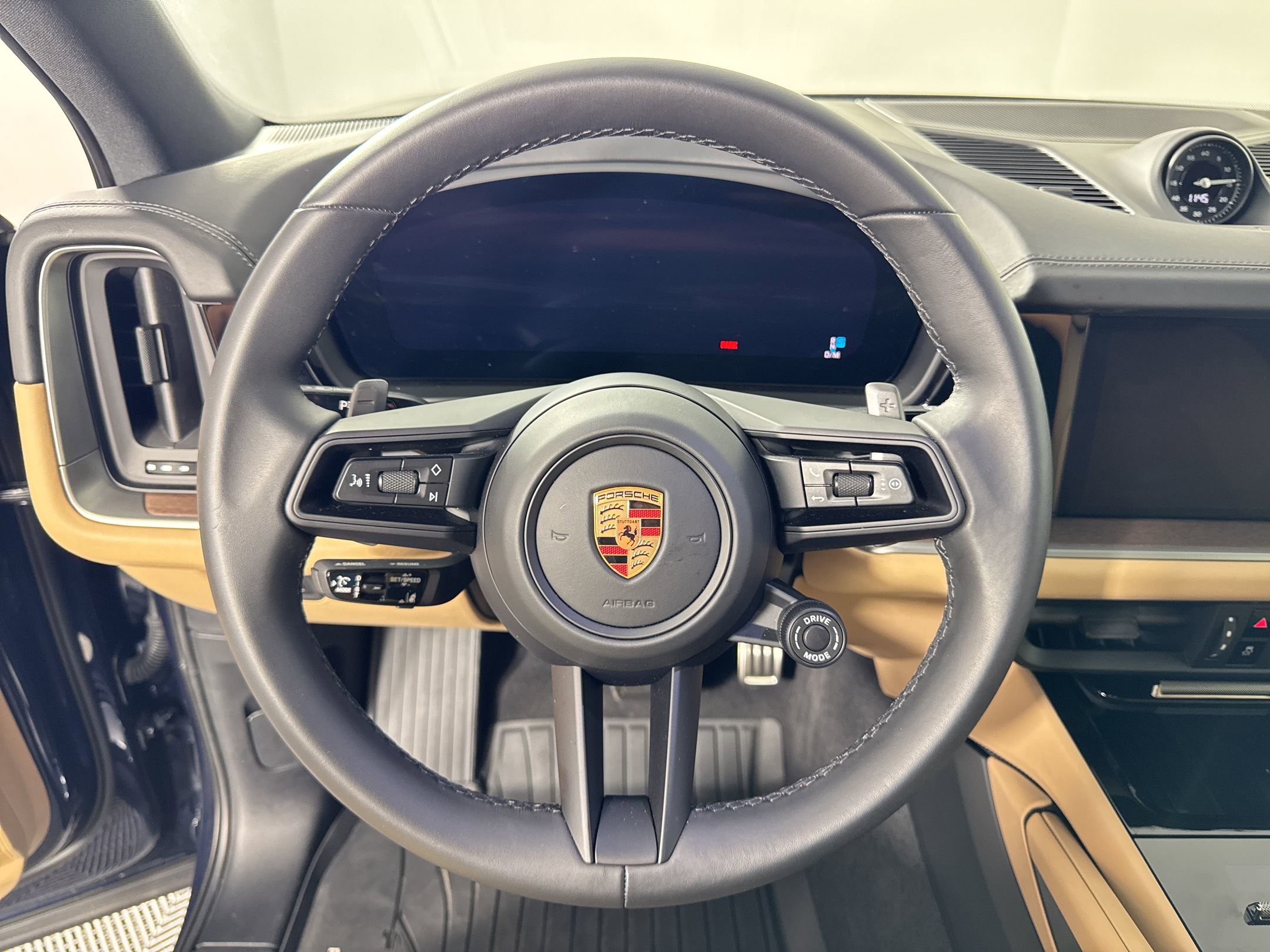 Certified 2025 Porsche Cayenne S image 18