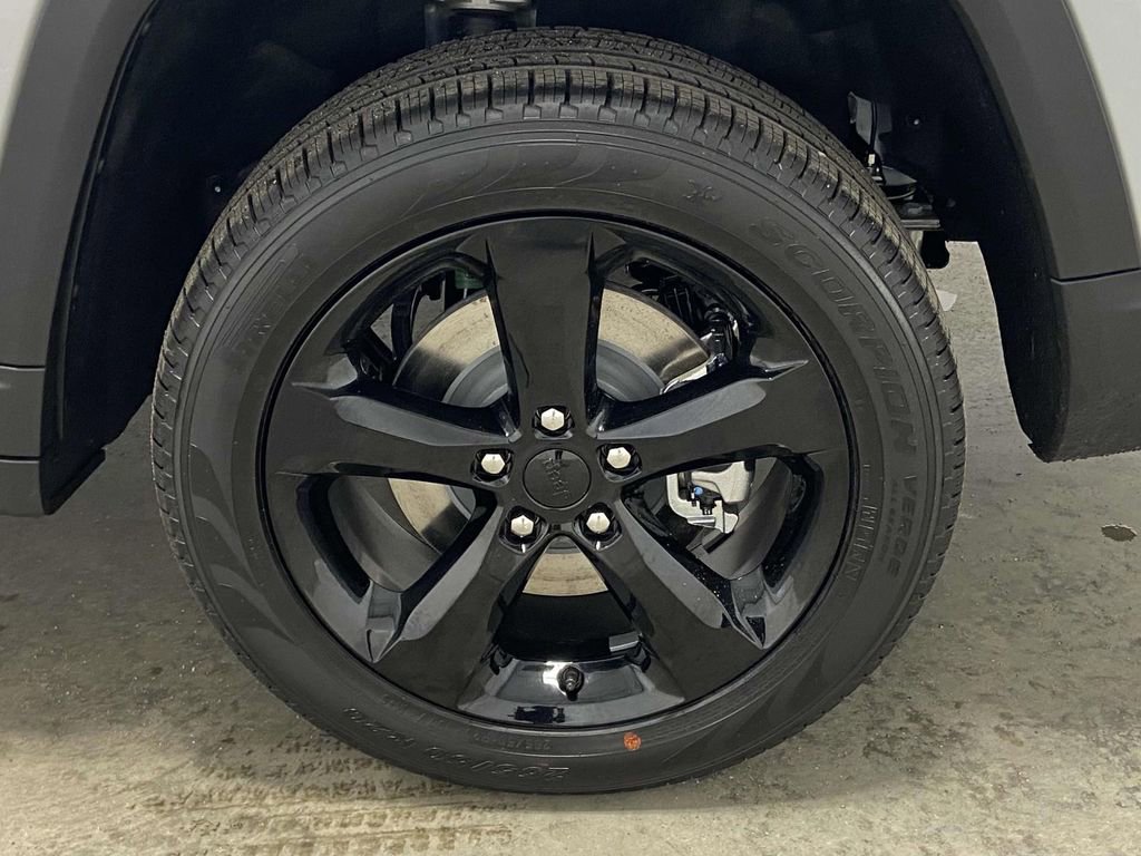 New 2025 Jeep Grand Cherokee L Limited w/ Luxury Tech Group II image 7