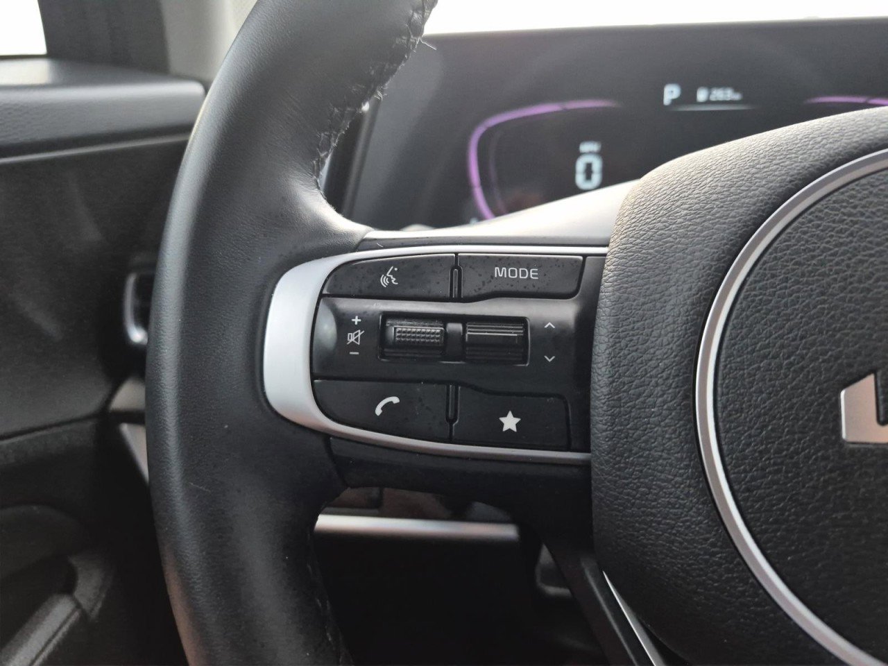 Used 2023 Kia Sportage EX image 16