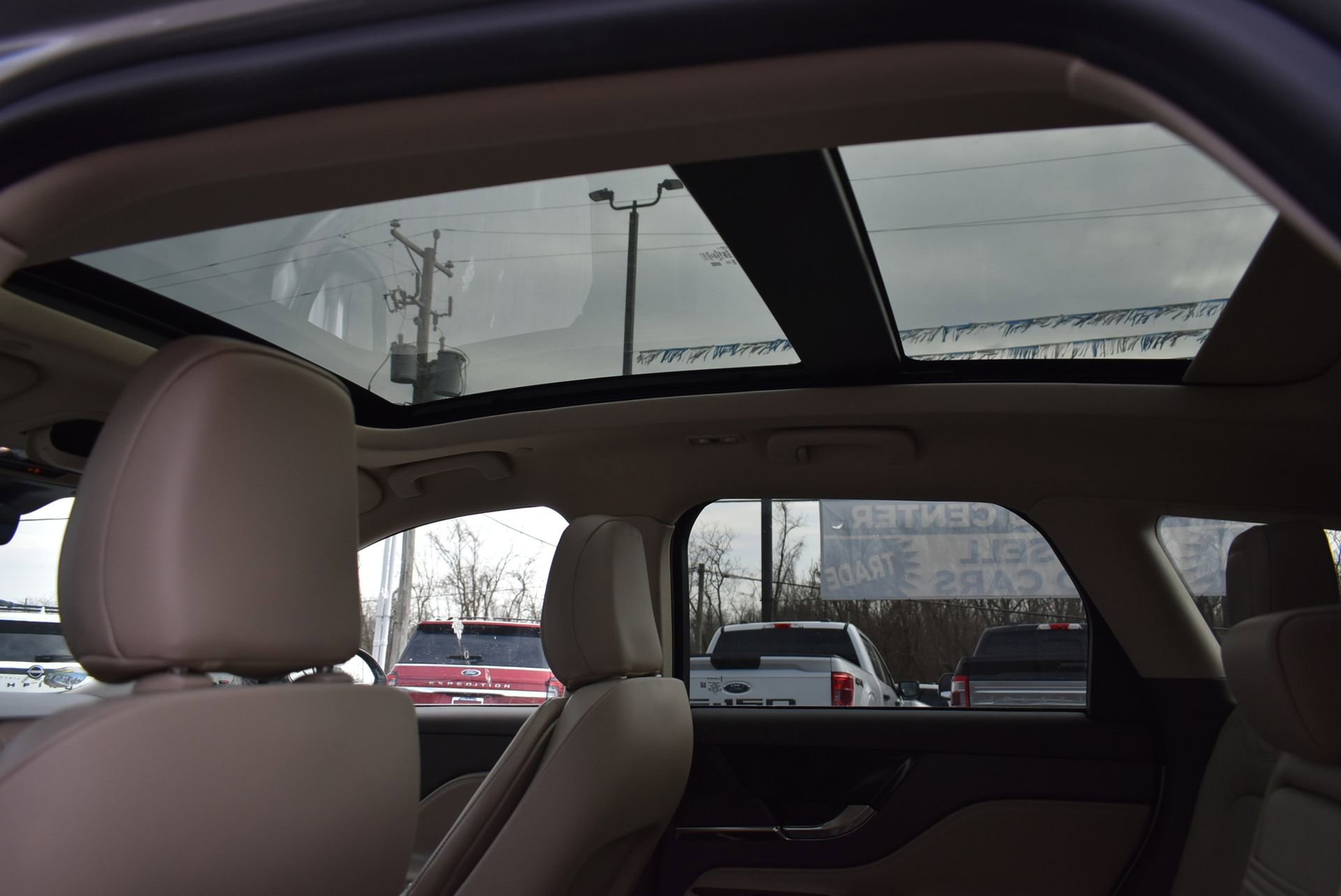 Used 2023 Lincoln Corsair Reserve w/ Equipment Group 201A image 17