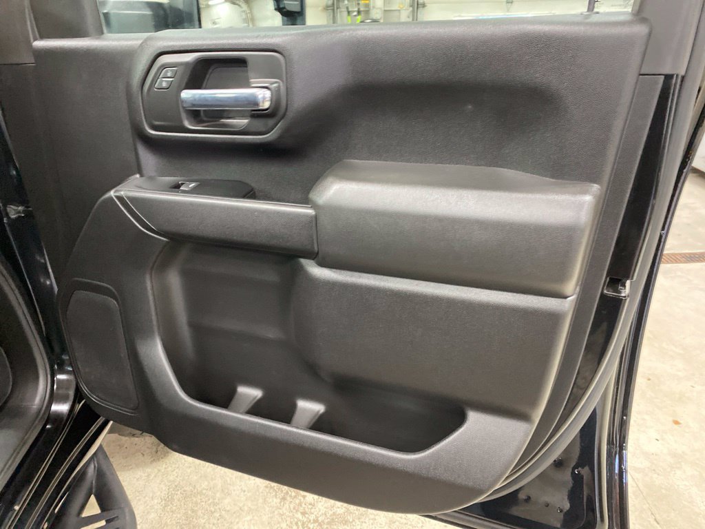 Used 2022 Chevrolet Silverado 2500 Custom w/ Custom Convenience Package AWD/4WD image 16