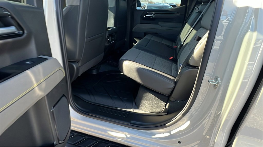 New 2026 Chevrolet Silverado 1500 ZR2 image 18