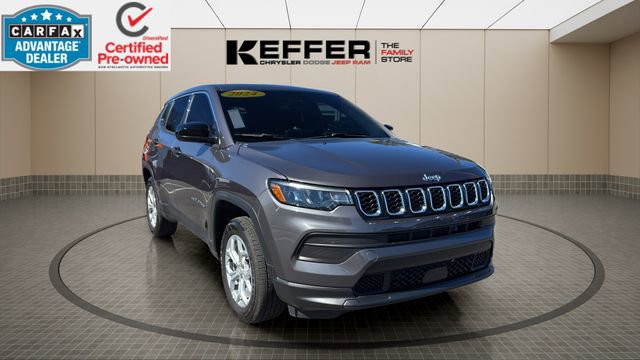 Used 2024 Jeep Compass Sport image 7