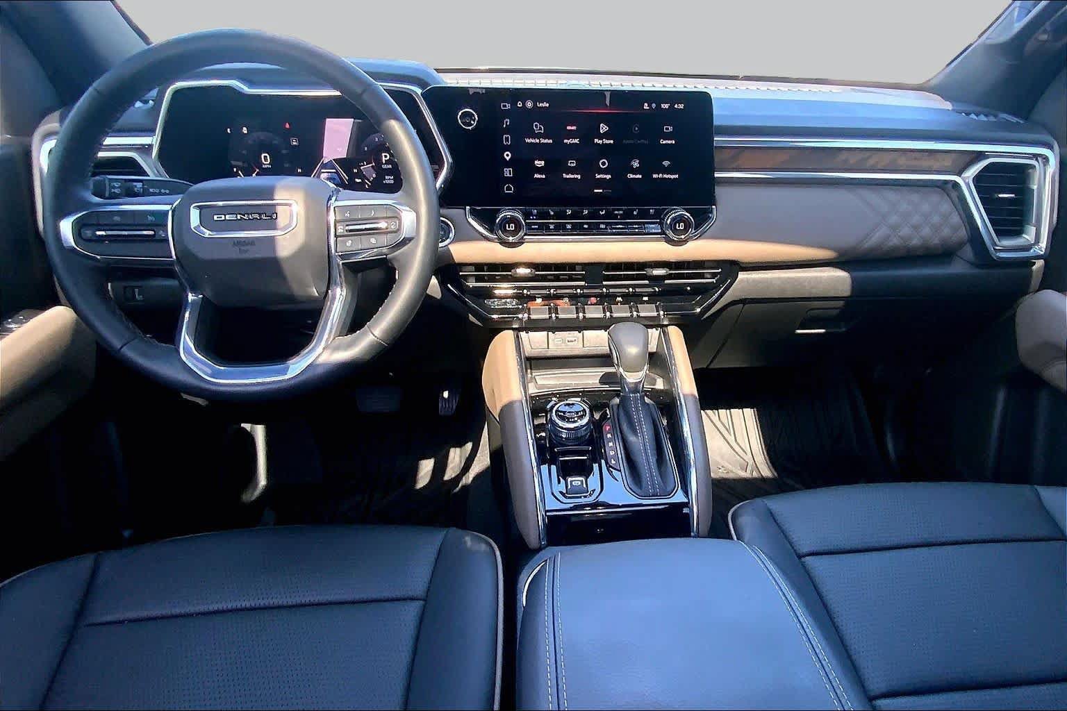Certified 2025 GMC Canyon Denali AWD/4WD image 15