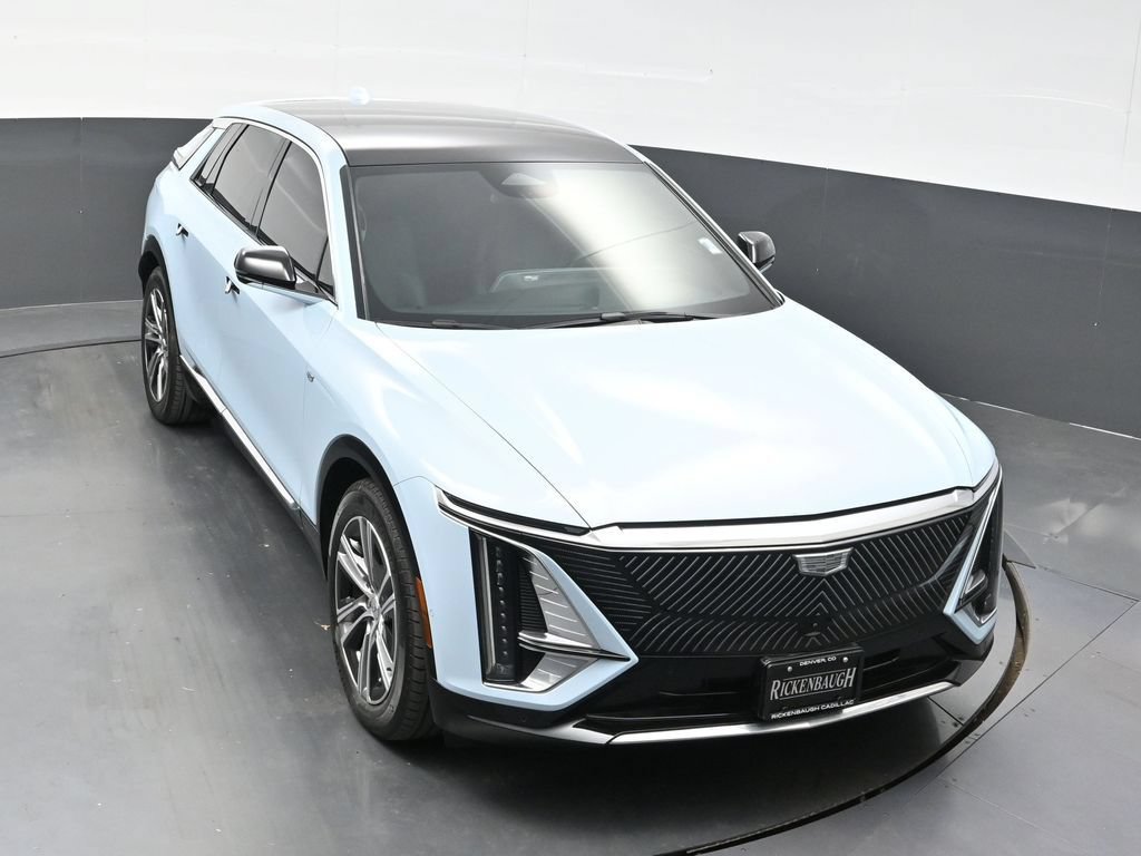 Certified 2024 Cadillac Lyriq Luxury AWD/4WD image 32