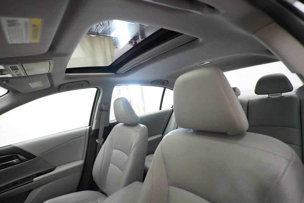 Used 2016 Honda Accord EX-L image 32