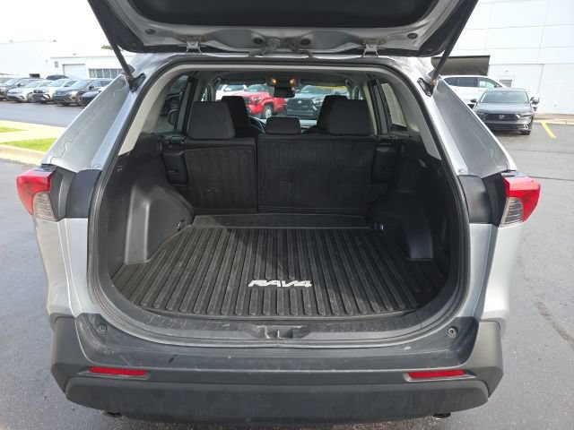 Used 2020 Toyota RAV4 LE w/ All Weather Liner Package AWD/4WD image 24