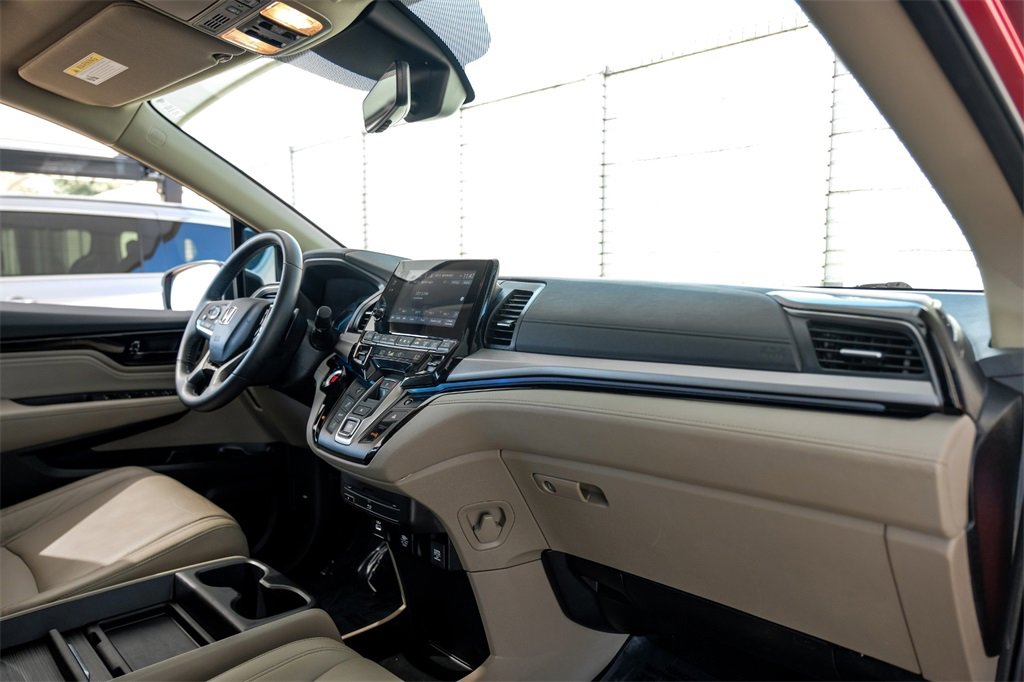 Used 2023 Honda Odyssey Touring image 12