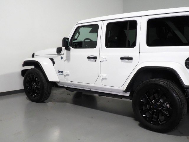 Used 2025 Jeep Wrangler 4xe Sahara w/ Safety Group AWD/4WD image 51