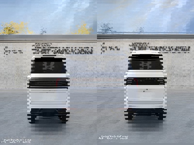 New 2026 Lincoln Navigator Premiere AWD/4WD image 6