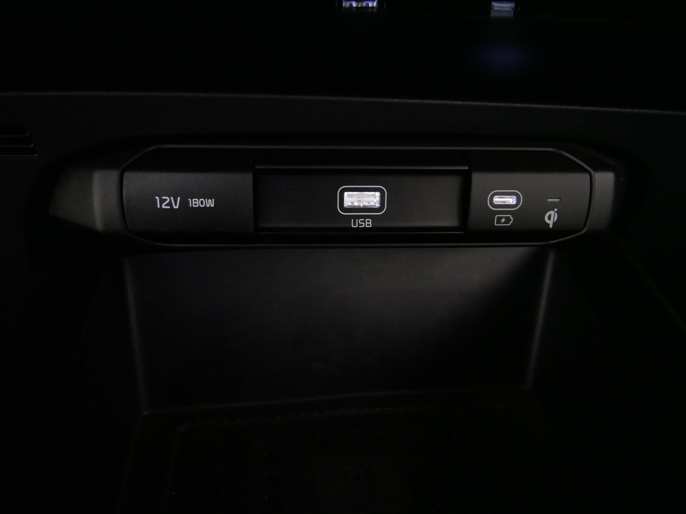 Used 2024 Kia Niro FWD image 29
