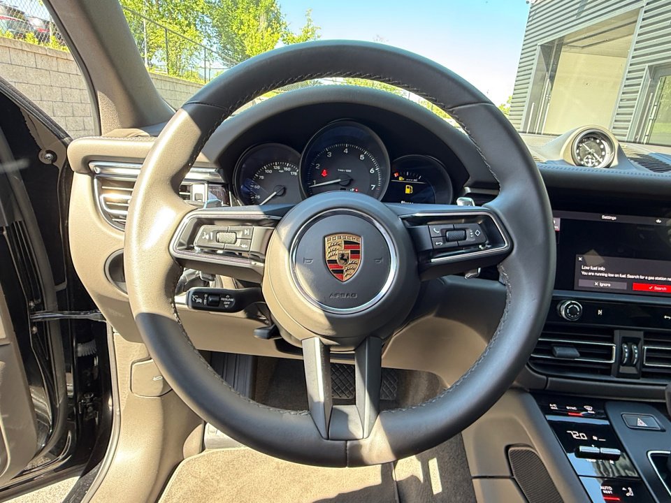 Certified 2024 Porsche Macan AWD/4WD image 15