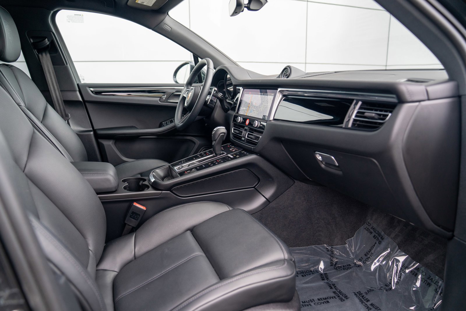 Certified 2025 Porsche Macan image 26