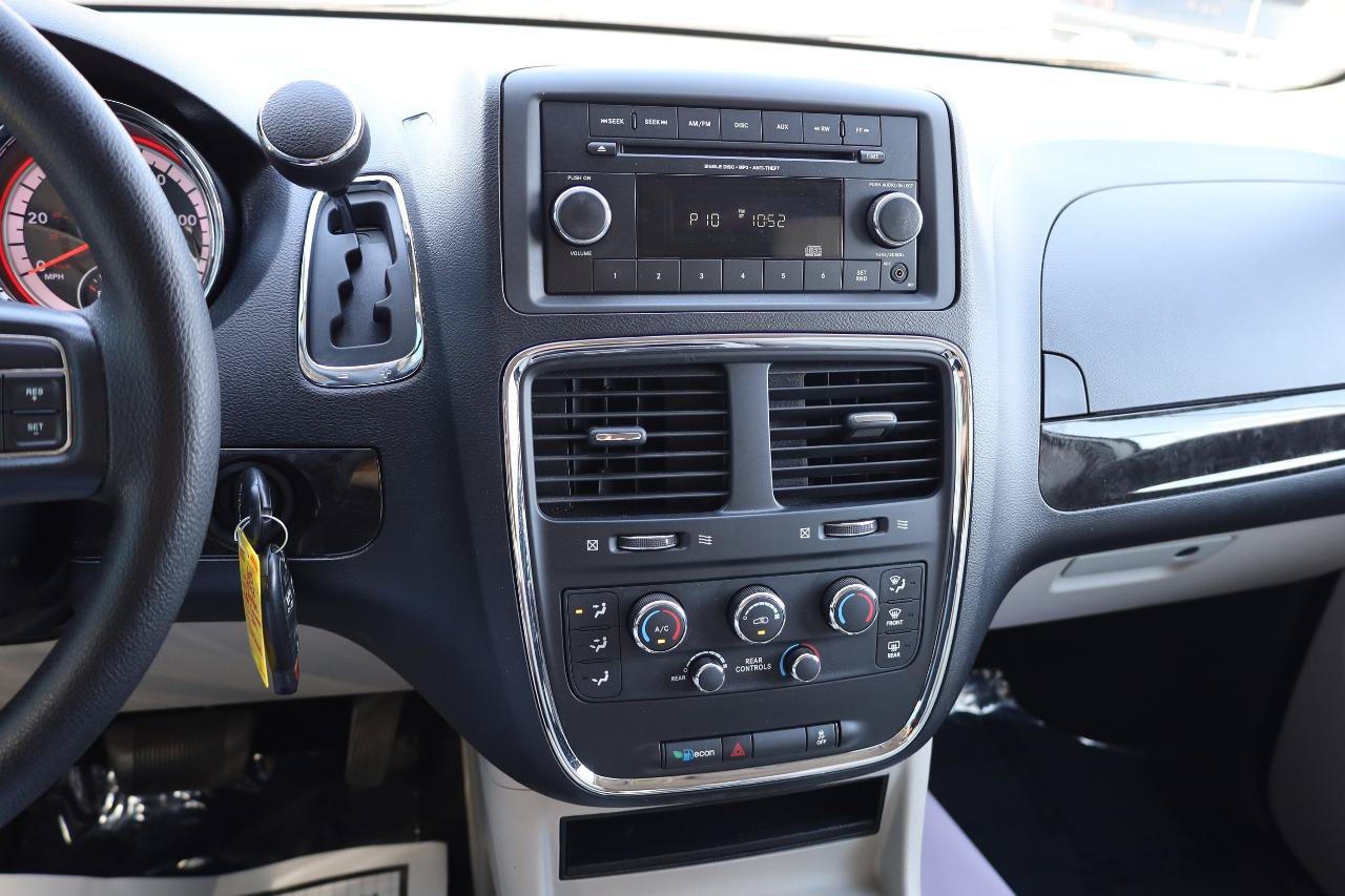 Used 2012 Dodge Grand Caravan SXT FWD image 9