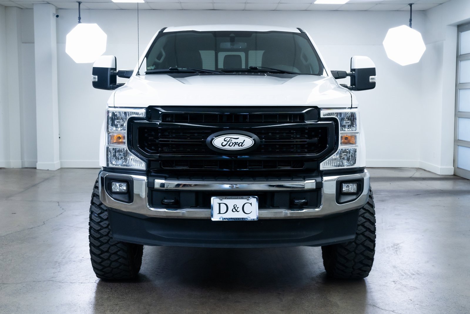 Used 2021 Ford F350 Lariat image 2