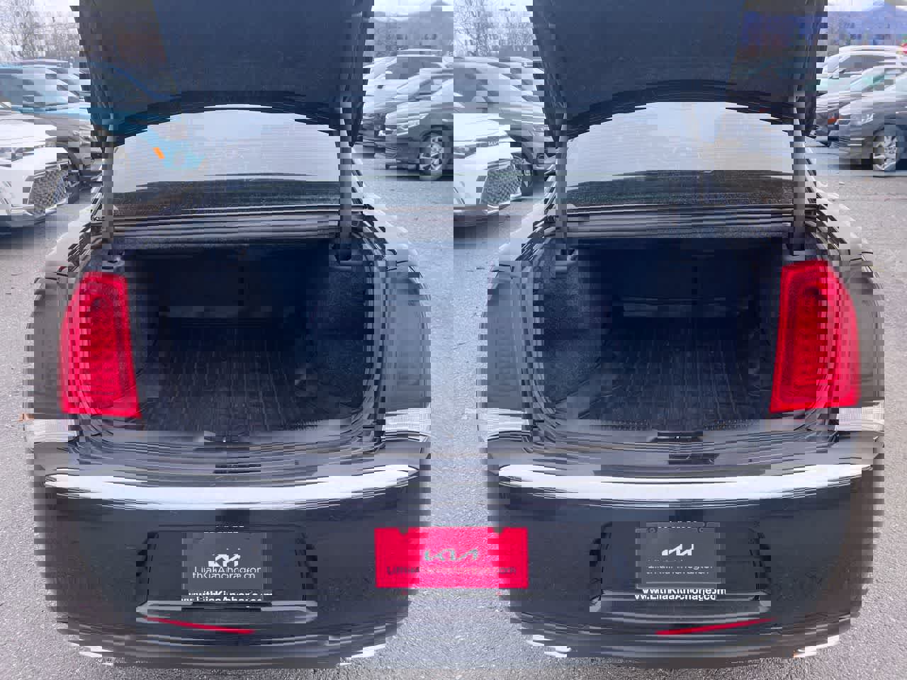 Used 2016 Chrysler 300 Limited w/ Driver Convenience Group image 25