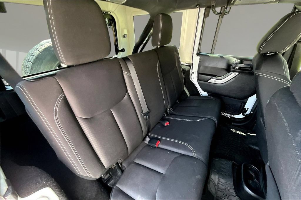 Used 2016 Jeep Wrangler Unlimited Sahara AWD/4WD image 21