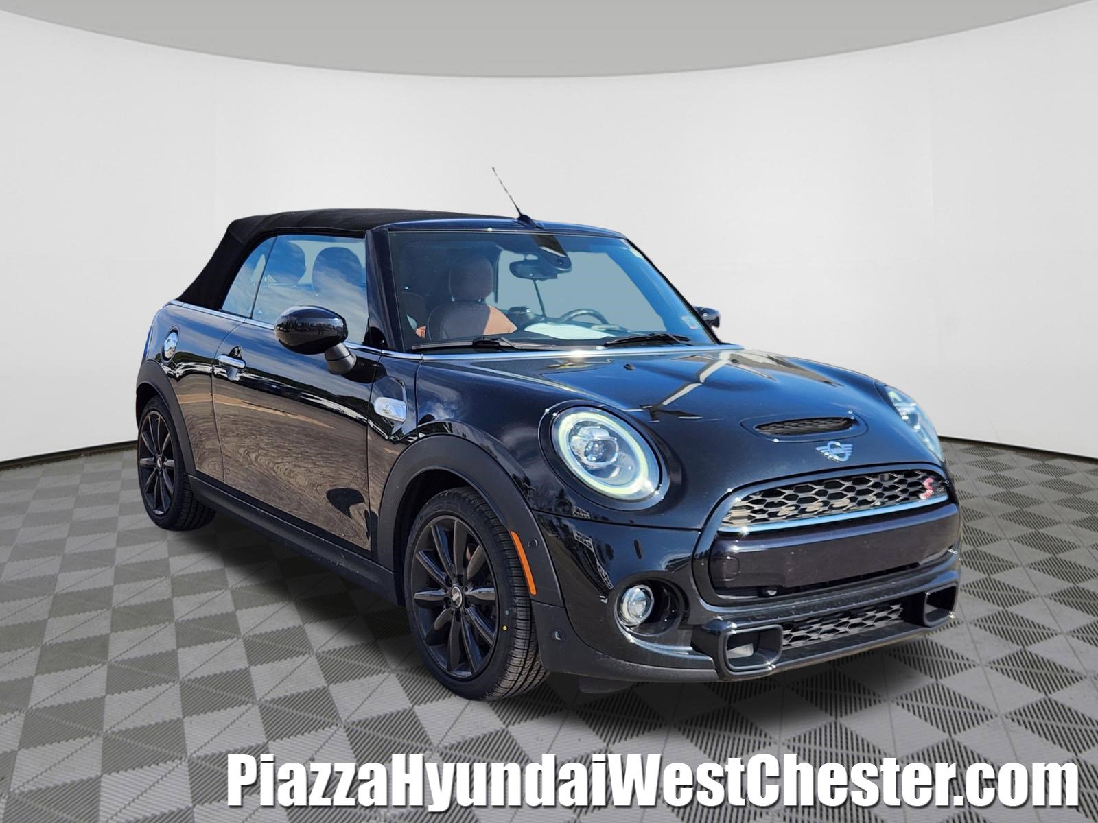 Used 2021 MINI Cooper S w/ Driver Assistance Package image 1