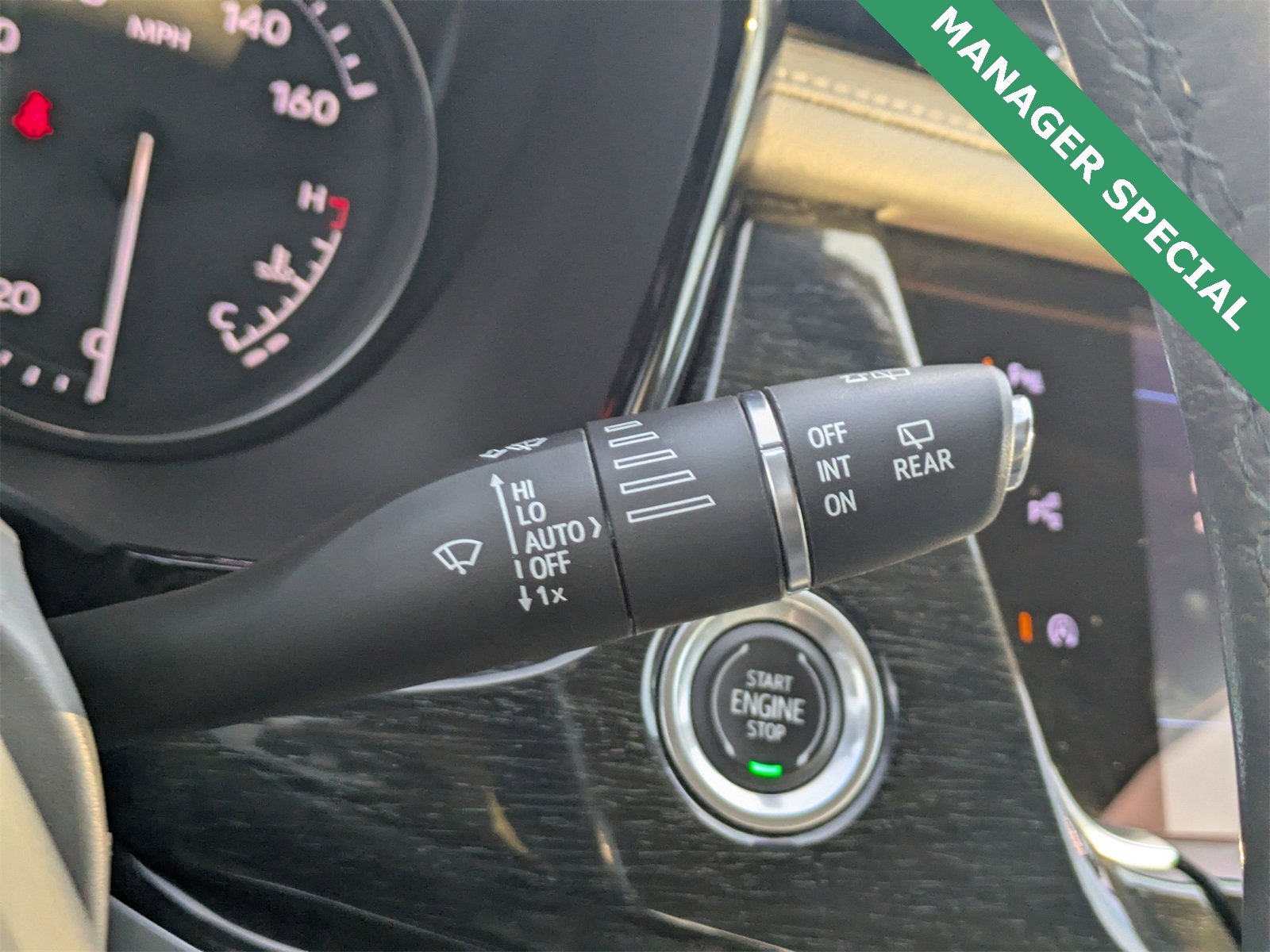 Used 2022 Cadillac XT6 Premium Luxury w/ Technology Package image 33