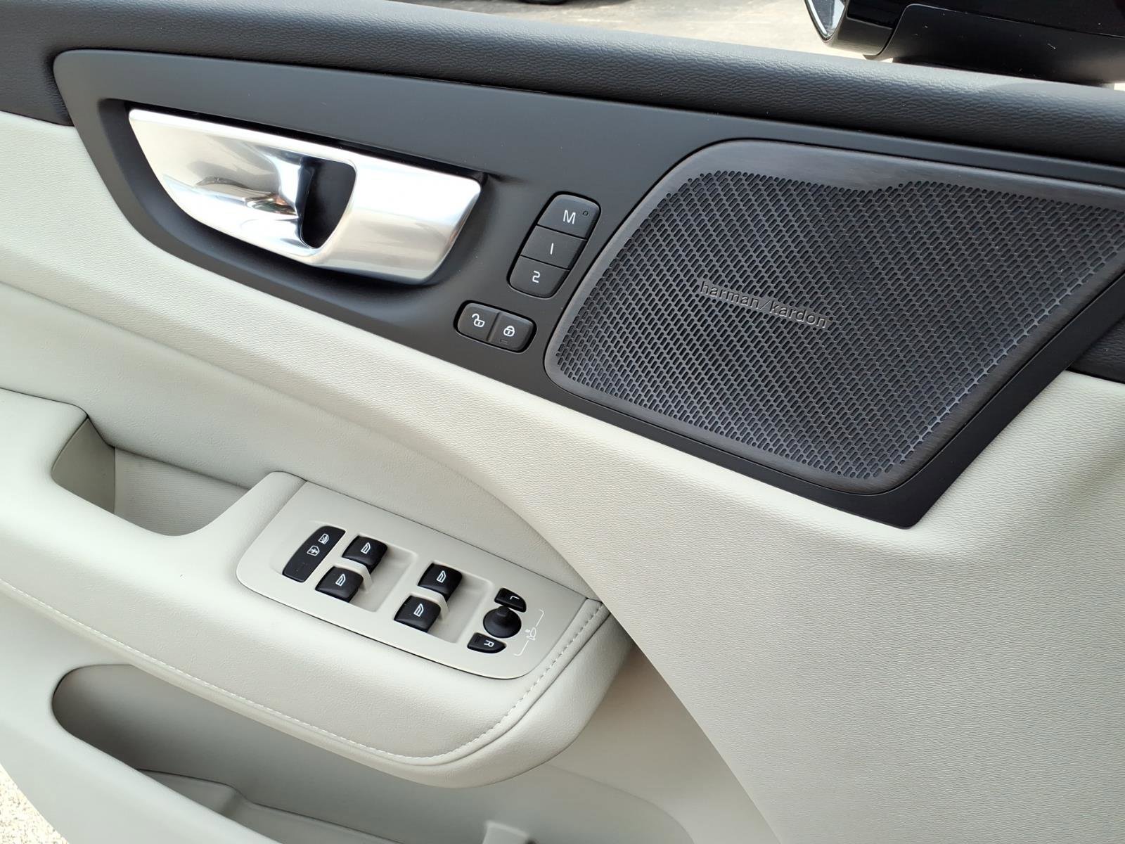 New 2026 Volvo XC60 B5 Ultra w/ Protection Package Premier image 22