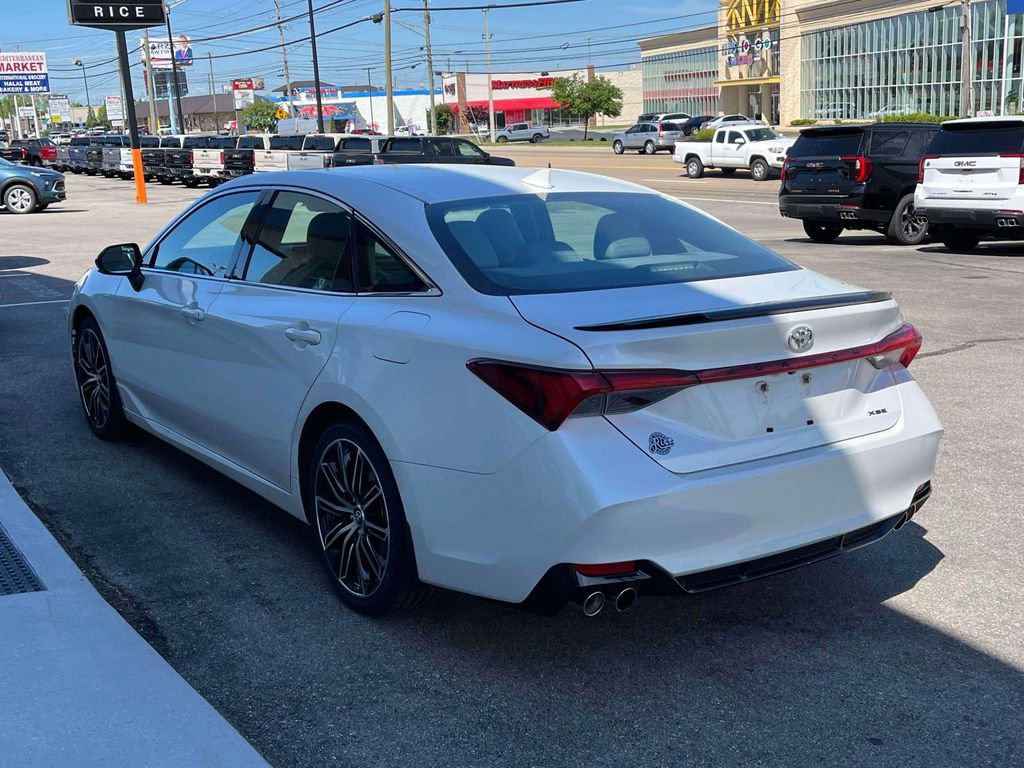 Used 2019 Toyota Avalon XSE w/ All Weather Liner Package FWD image 5
