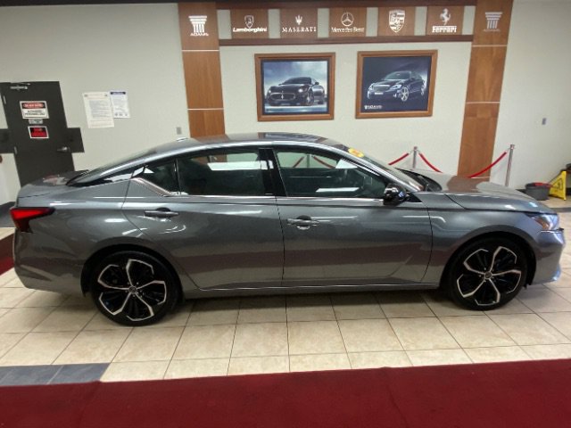 Used 2023 Nissan Altima 2.5 SR FWD image 6