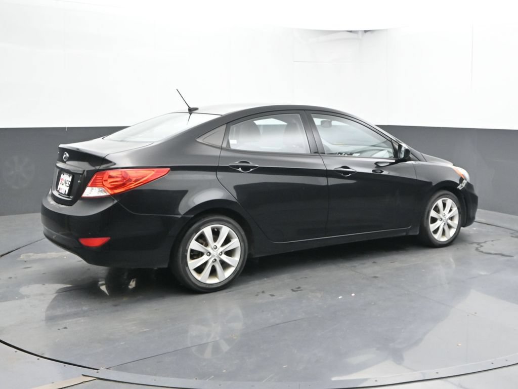 Used 2013 Hyundai Accent GLS w/ Premium Pkg FWD image 2