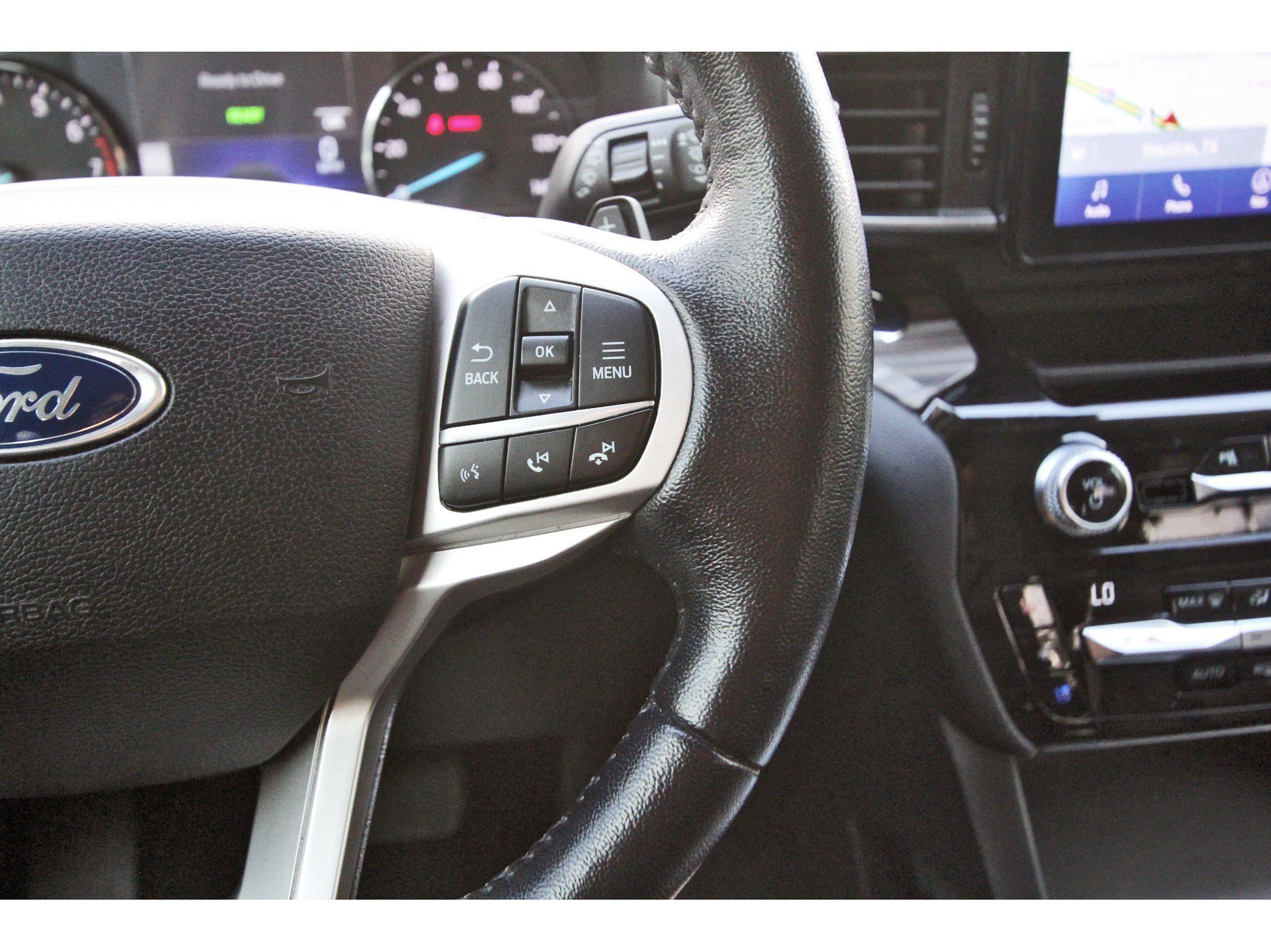Used 2021 Ford Explorer Limited w/ Hybrid Equipment Group 310A RWD image 17
