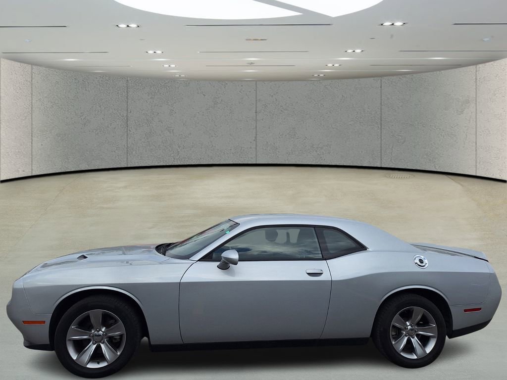 Used 2021 Dodge Challenger SXT w/ Driver Convenience Group image 2