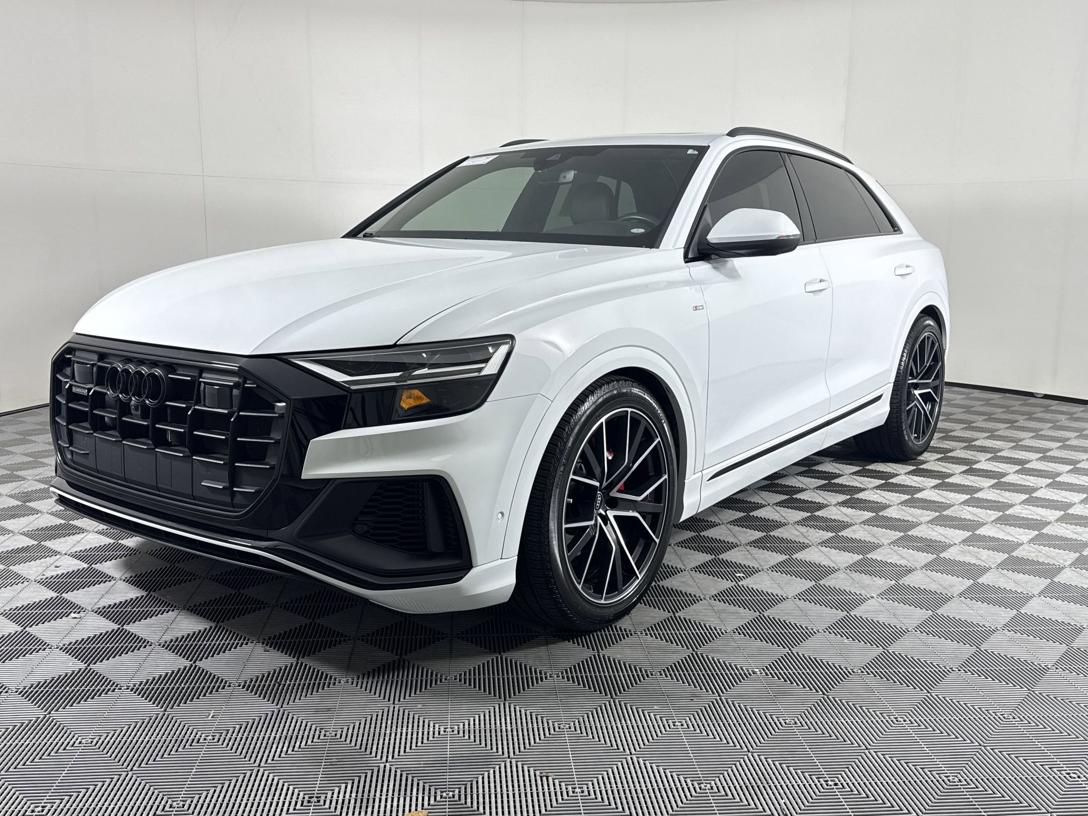 Used 2022 Audi Q8 Premium Plus AWD/4WD image 1