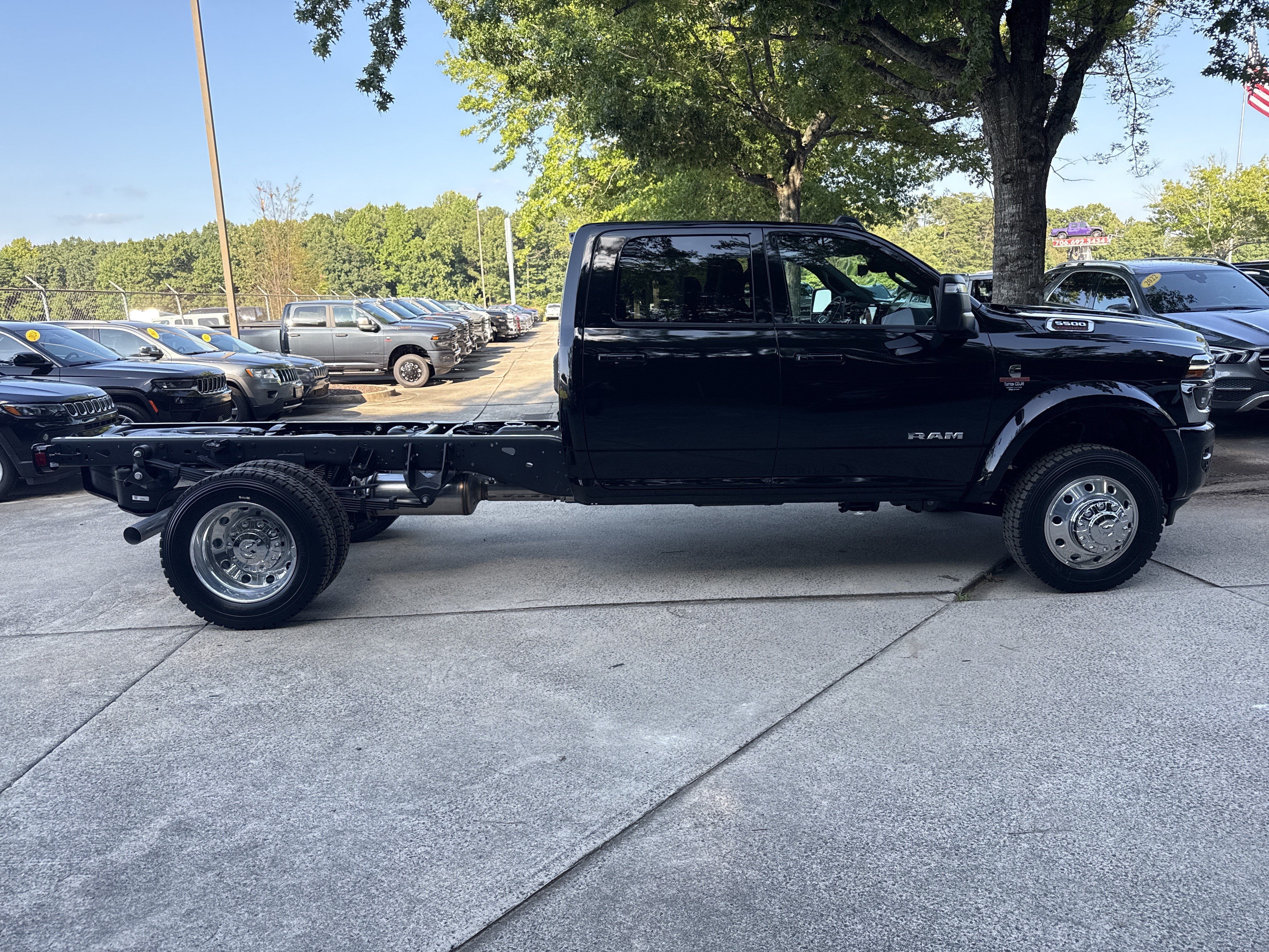 New 2026 RAM 5500 4x4 Crew Cab w/ Laramie Trim Package image 8