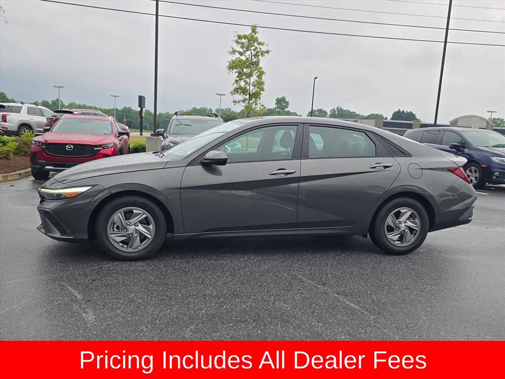 Certified 2024 Hyundai Elantra SE FWD image 6