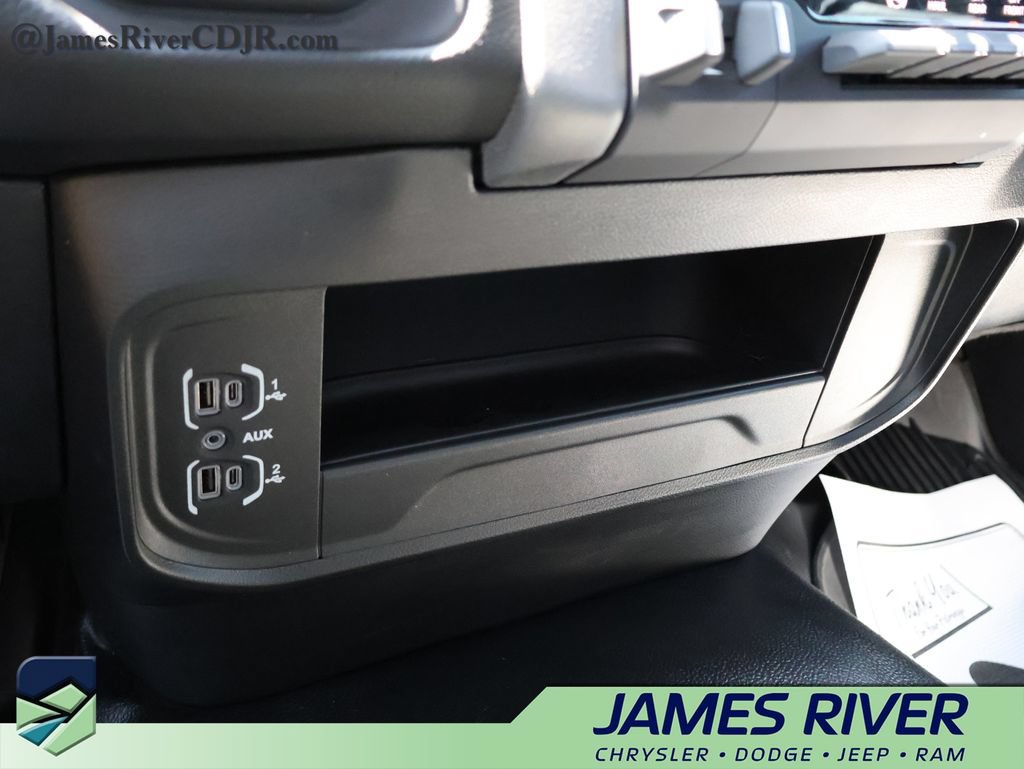 Used 2025 RAM 2500 Big Horn AWD/4WD image 31
