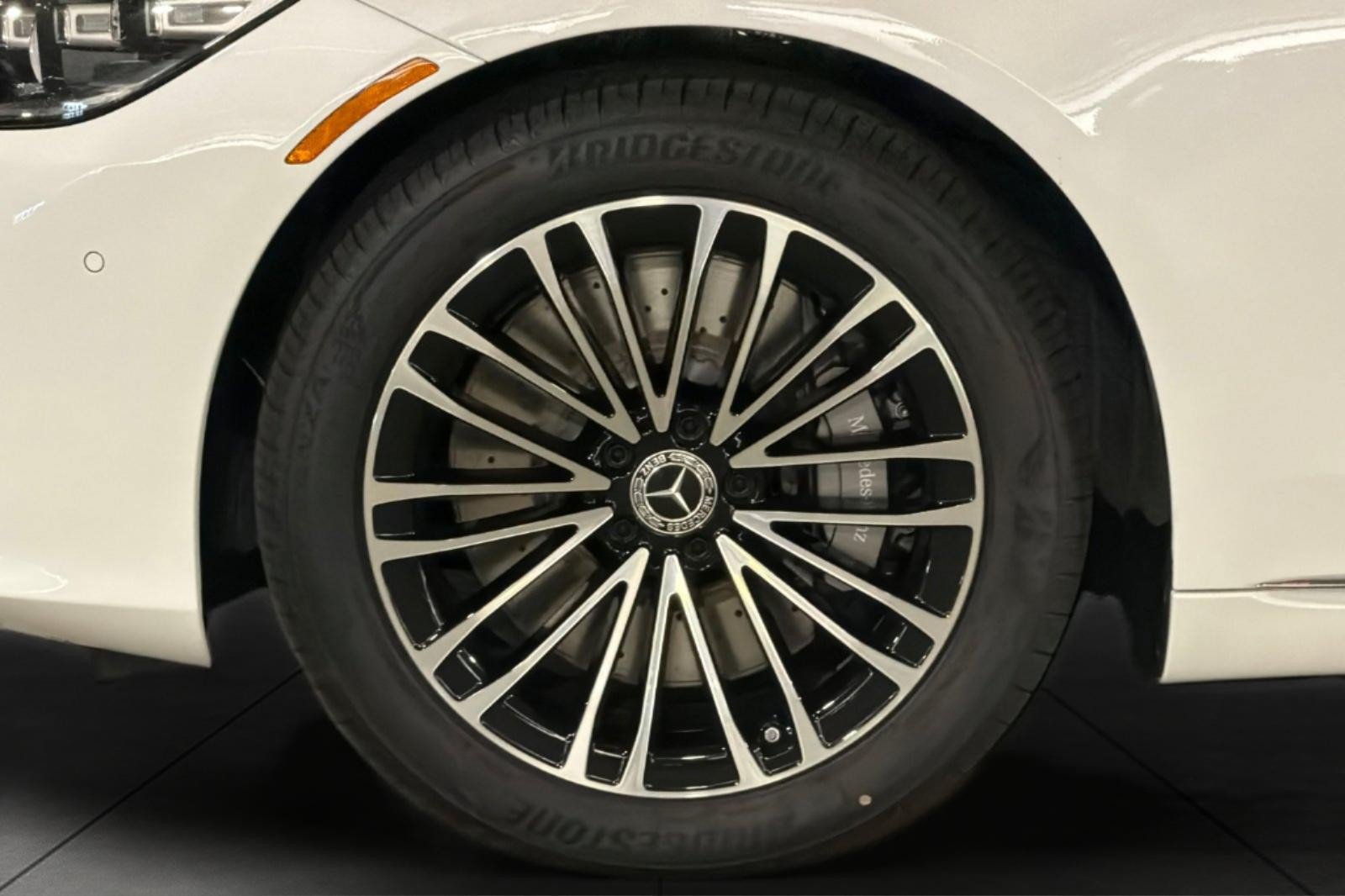 New 2026 Mercedes-Benz S 580e 4MATIC Sedan image 25