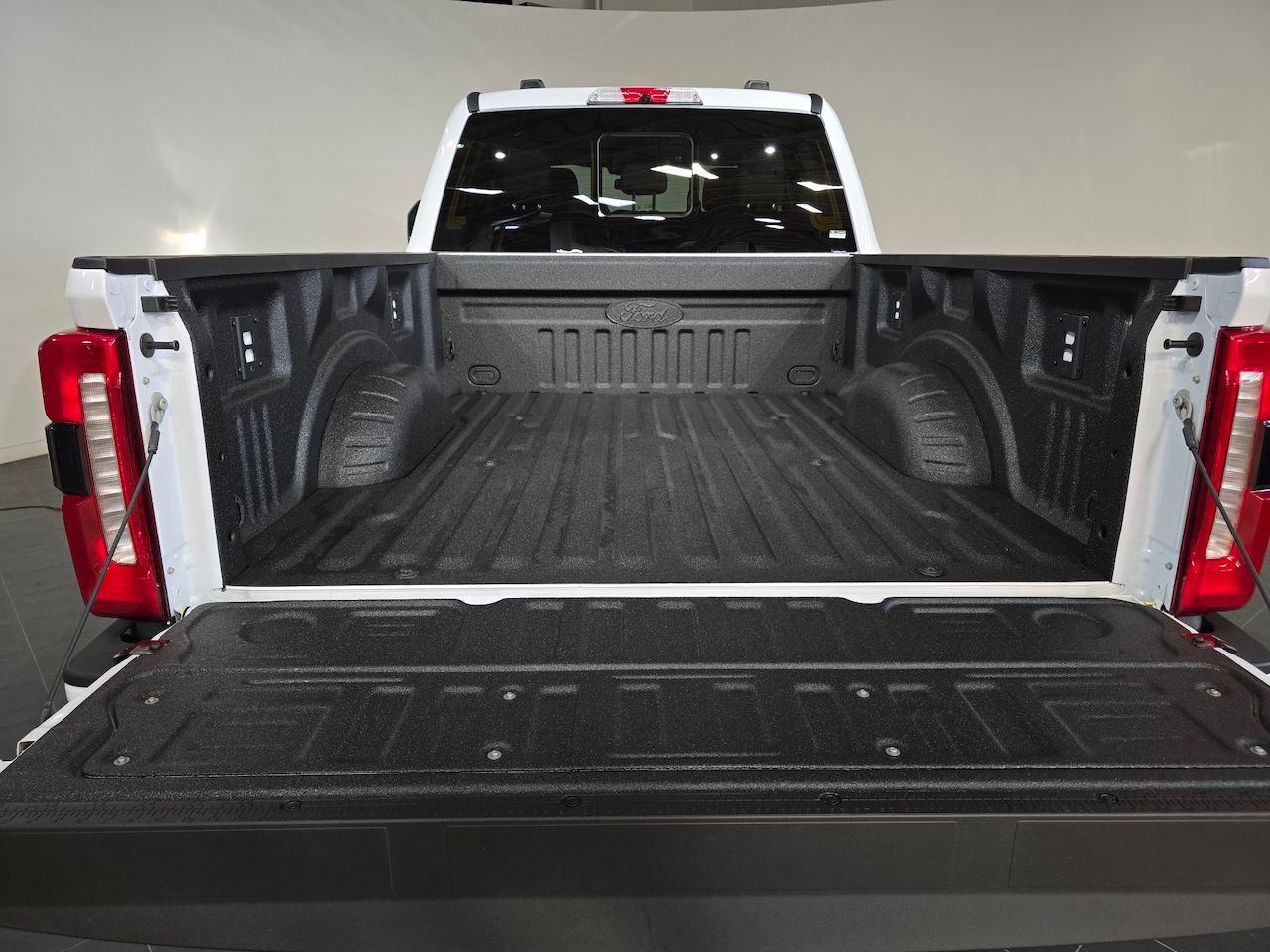 New 2026 Ford F250 XLT w/ XLT Premium Package AWD/4WD image 10