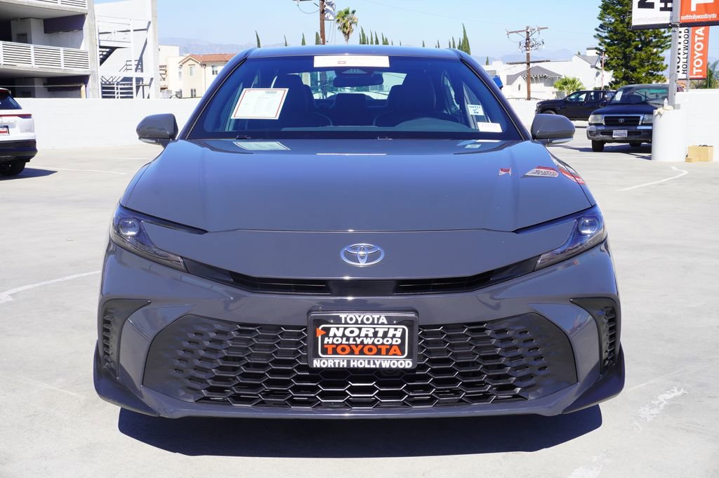 Certified 2025 Toyota Camry SE image 3