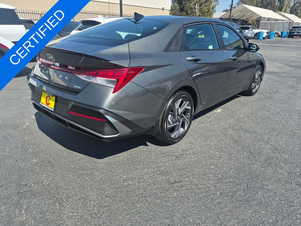 Used 2025 Hyundai Elantra SEL image 10