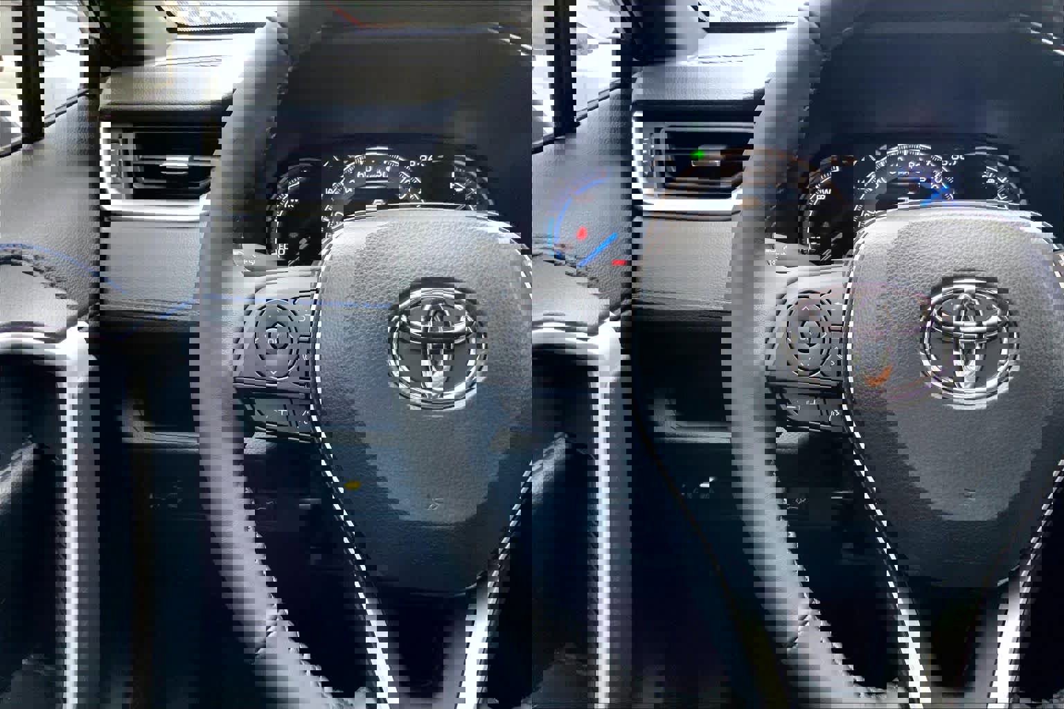 Used 2025 Toyota RAV4 XSE image 23