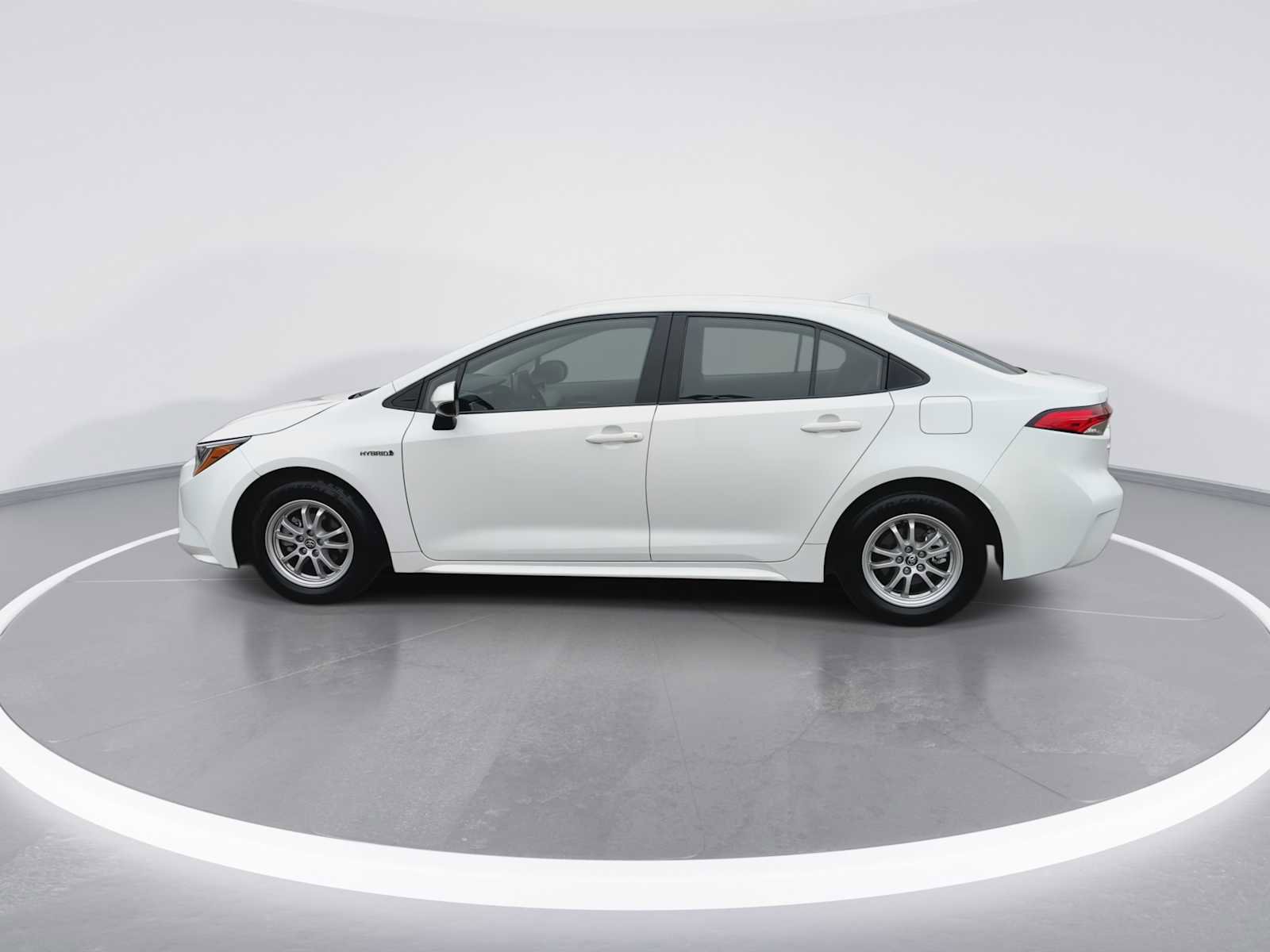Certified 2021 Toyota Corolla LE FWD image 5