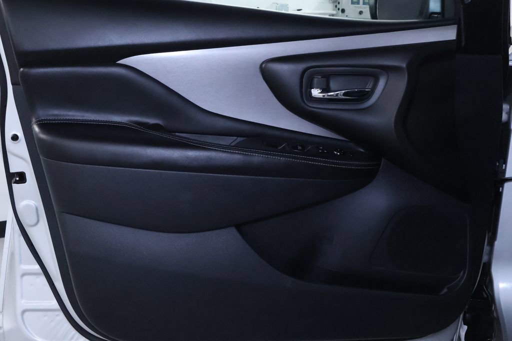 Used 2023 Nissan Murano SV image 12