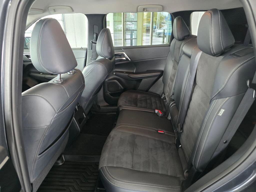 Used 2024 Mitsubishi Outlander SE image 40