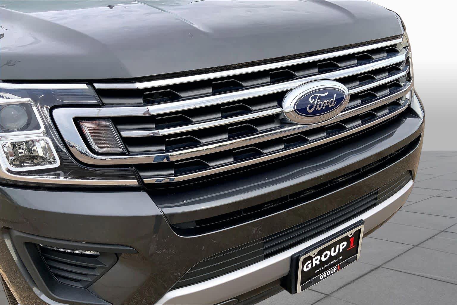 Used 2019 Ford Expedition Max XLT w/ Equipment Group 202A RWD image 29