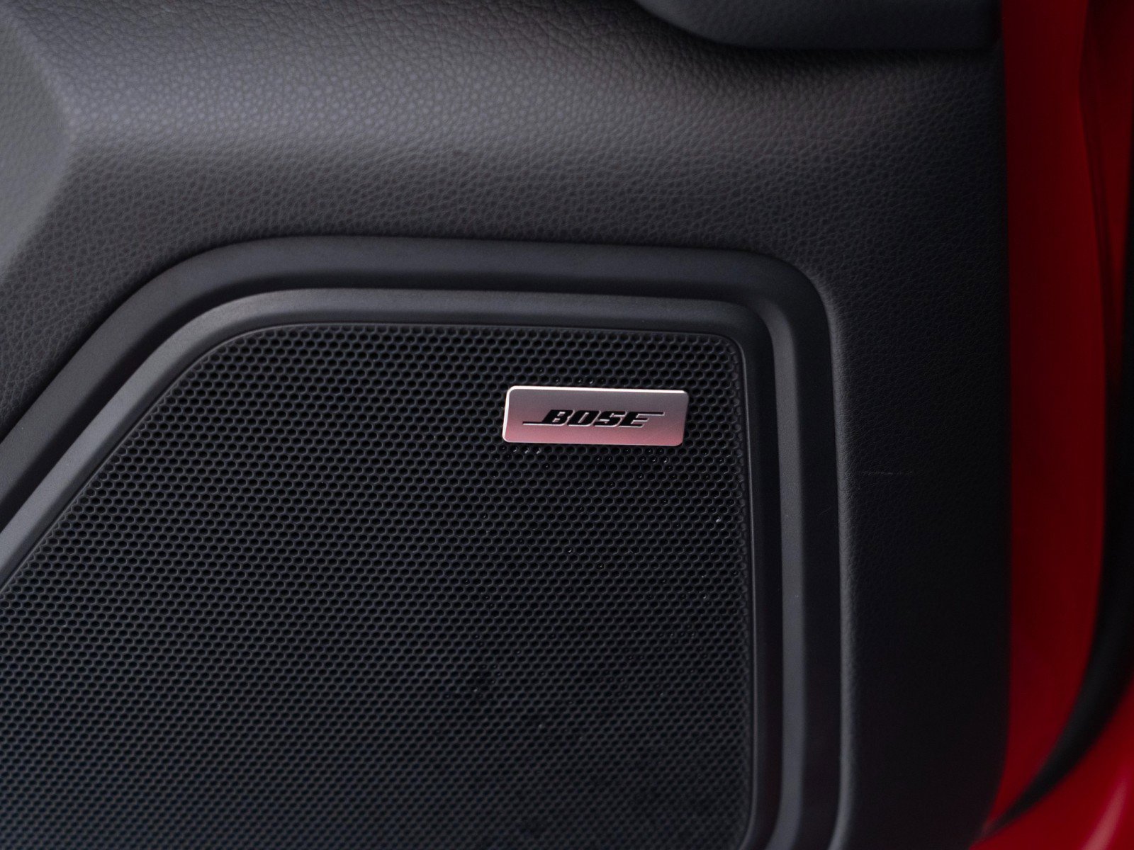 Certified 2025 Porsche Macan image 22