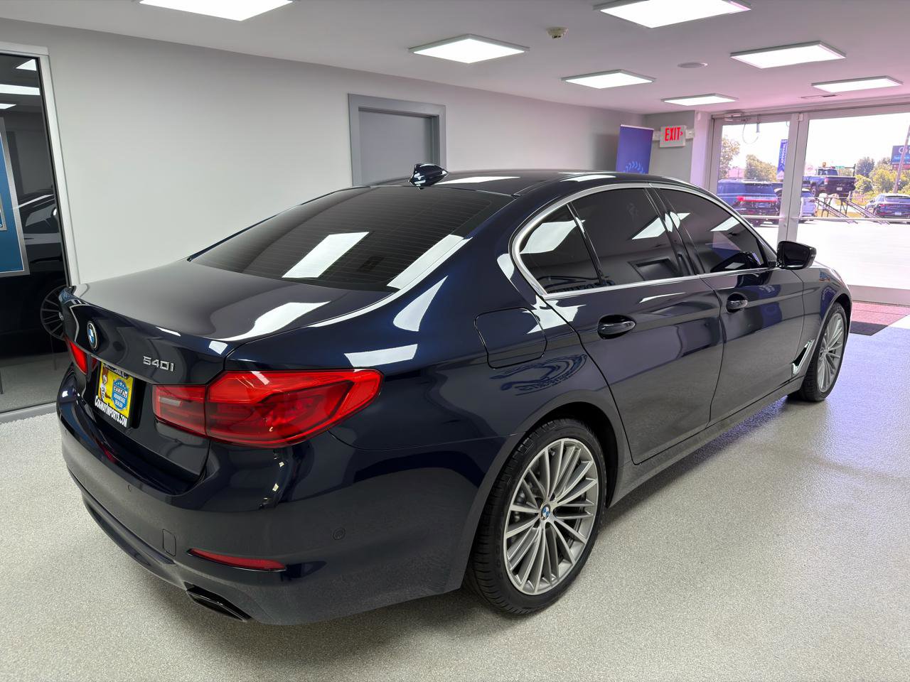 Used 2020 BMW 540i xDrive w/ Premium Package AWD/4WD image 3