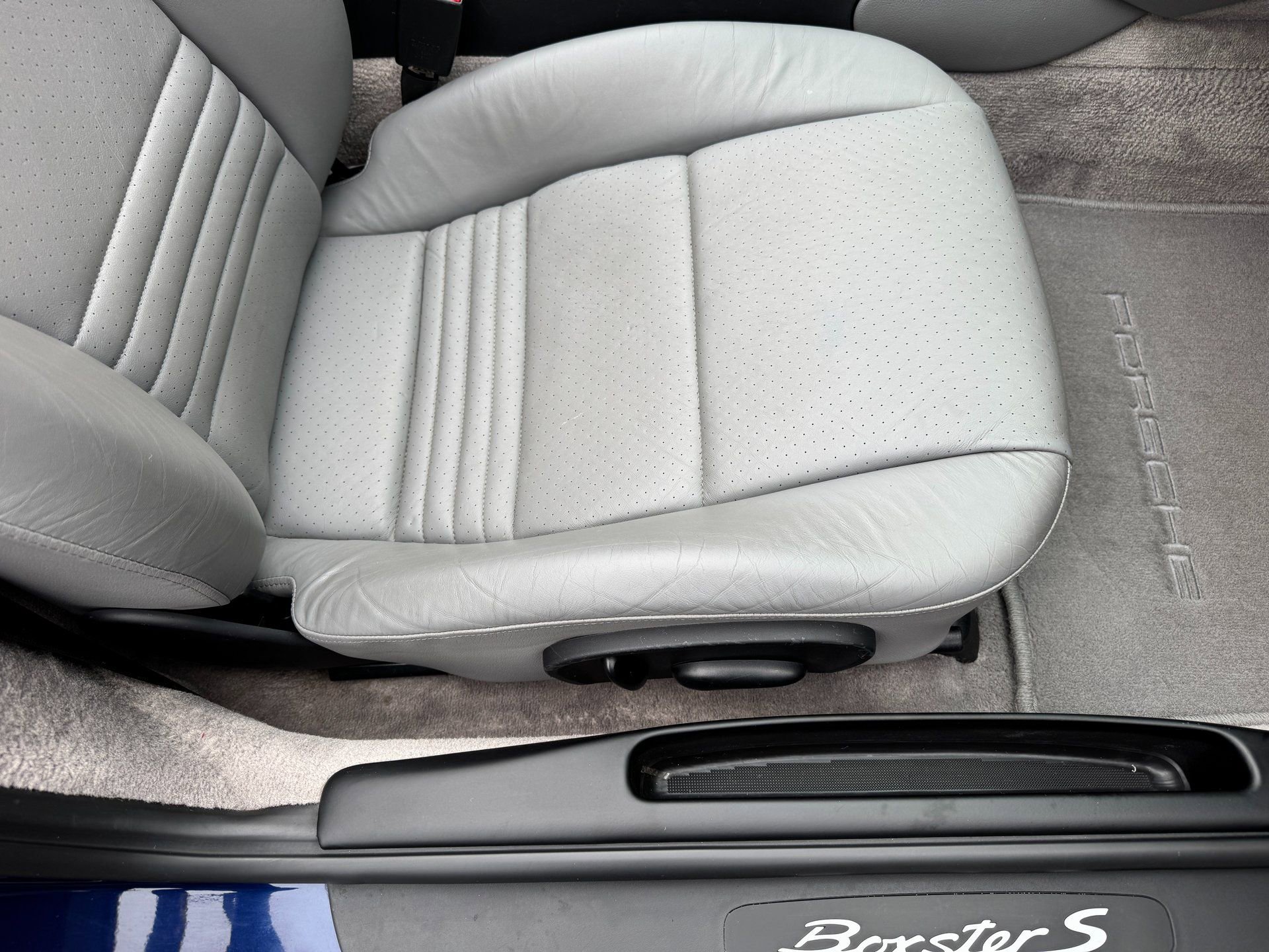 Used 2001 Porsche Boxster S image 25