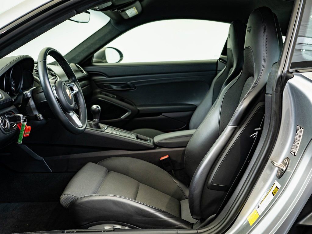 Certified 2023 Porsche 718 Cayman image 5