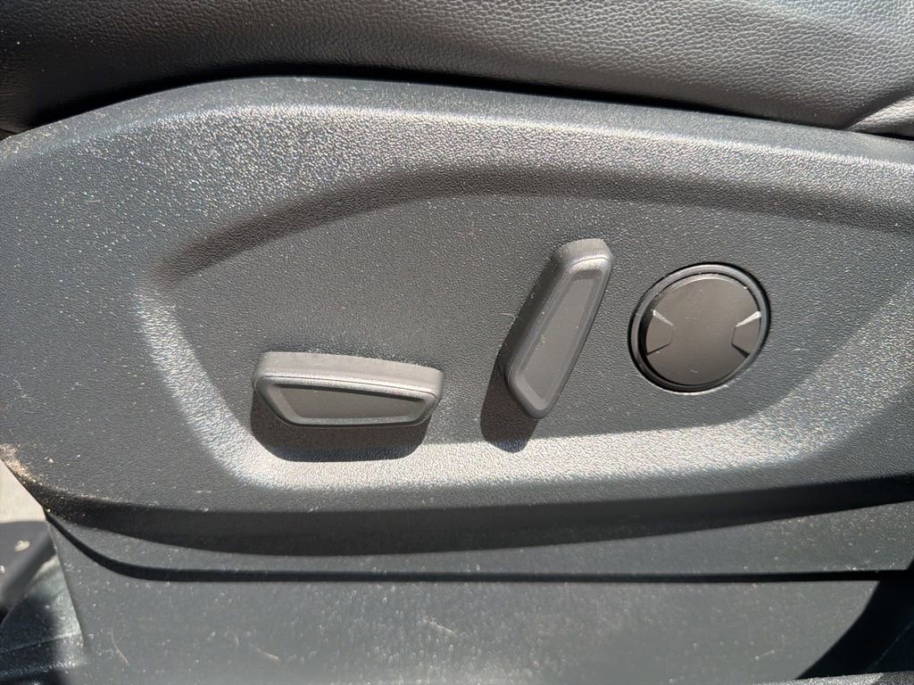 Used 2020 Ford Edge SEL w/ Convenience Package image 11