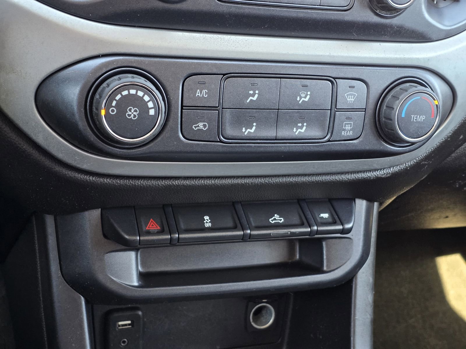 Used 2018 Chevrolet Colorado LT w/ LT Convenience Package image 22