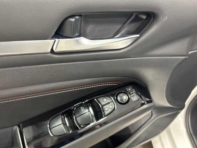 Used 2023 Nissan Altima 2.0 SR FWD image 23