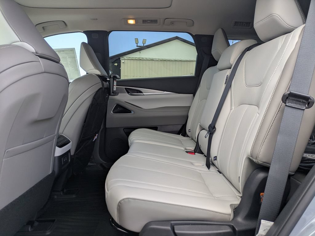 New 2027 INFINITI QX60 Luxe w/ Family Package FWD image 16